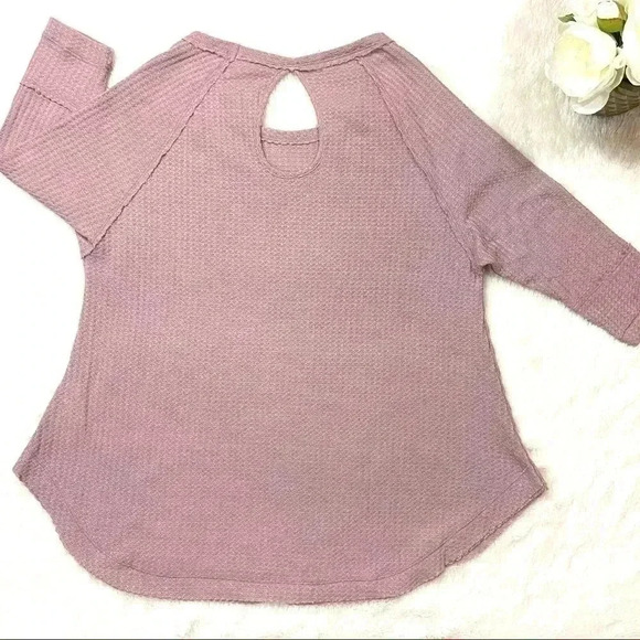 In Loom Mauve Waffle Knit Thermal Curved Hem Keyhole Blouse Top Size S - Picture 8 of 13